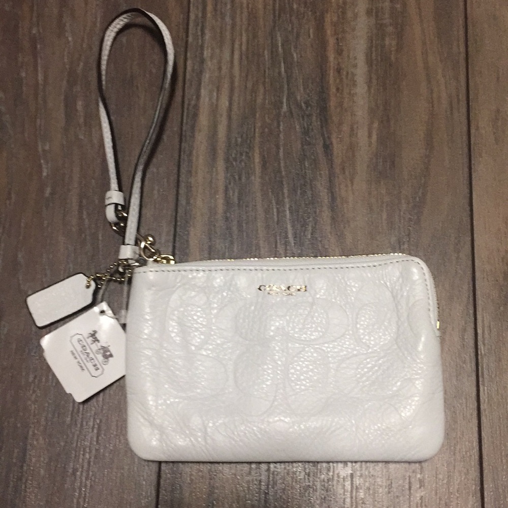 FINAL 💸 DROP NWT Coach Signature White Wristlet